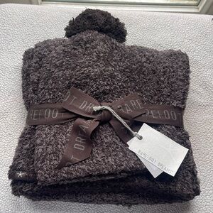 Barefoot Dreams NWT Espresso/Cocoa CozyChic Scarf and Pom Pom Beanie Set